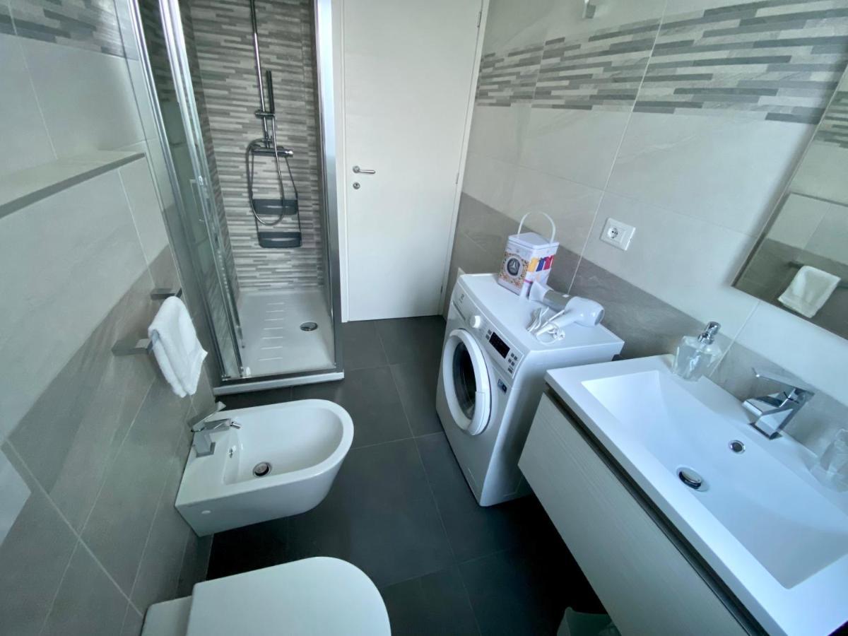 Appartamenti Golfo Borromeo 3 E 4 巴韦诺 外观 照片